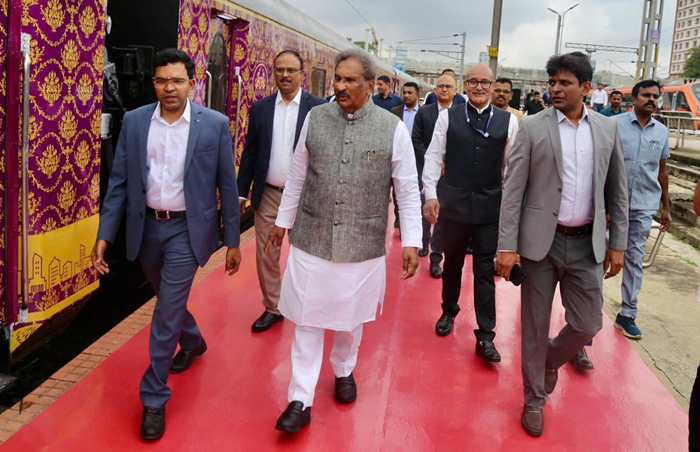 KPTCL MD Joins Tourism Minister at Golden Chariot Promotional Event